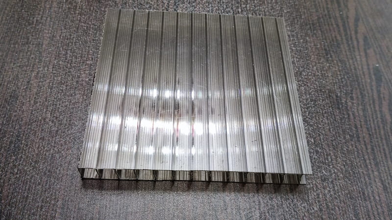 rfx-twinwall-pc (4) ورق پلی کربنات RFX (پلی کربنات شیاردار) رنگ دودی یخی